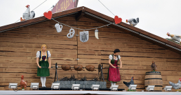 wiesn2015_aufbau_hahn_oktoberfest-geschichte