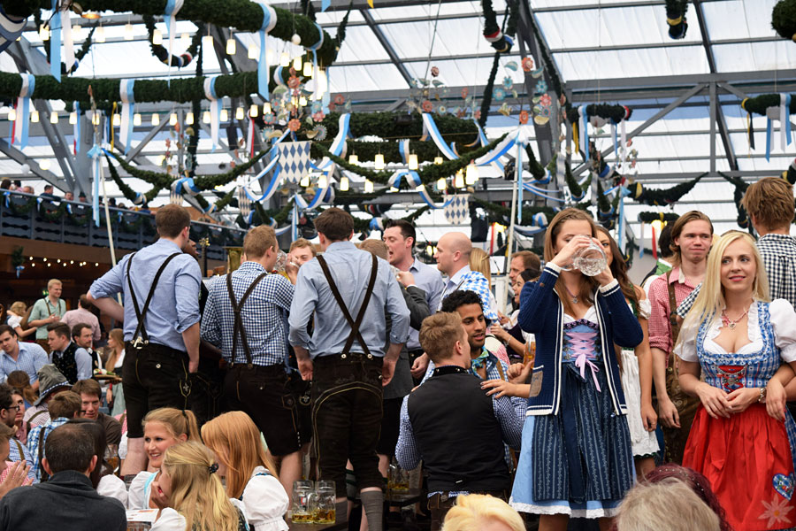 Schottenhamel Festzelt Innen Wiesn 2015