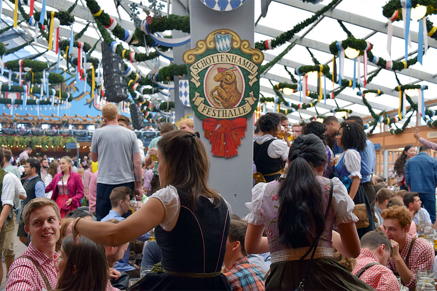 Schottenhamel Festzelt Innen Wiesn 2015
